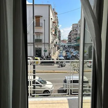 Casa Sandrili First, Station Apartment