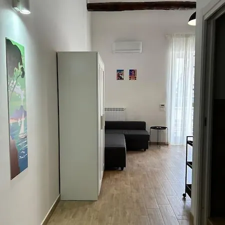Casa Sandrili First, Station *