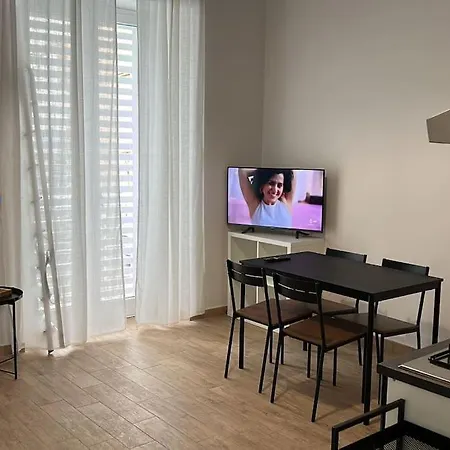 Casa Sandrili First, Station Апартаменты Неаполь